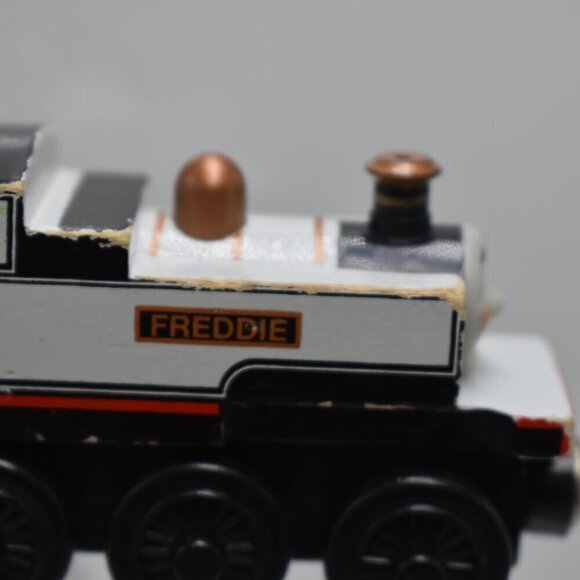 2003 Fearless Freddie Pink Cheeks Thomas & Friends Wooden Railway Train Engine - Picture 8 of 11